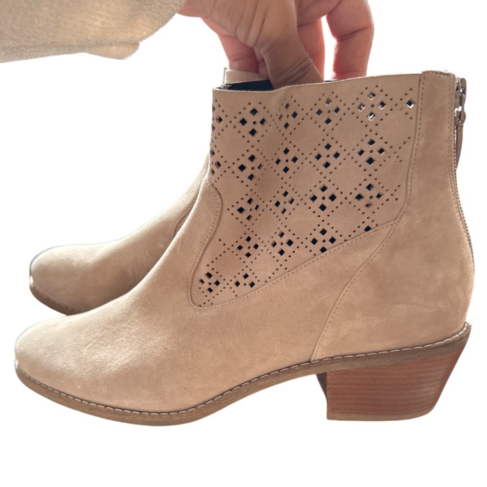 Cole Haan Jayne beige‎ leather/suede cutout booties - Picture 2 of 7